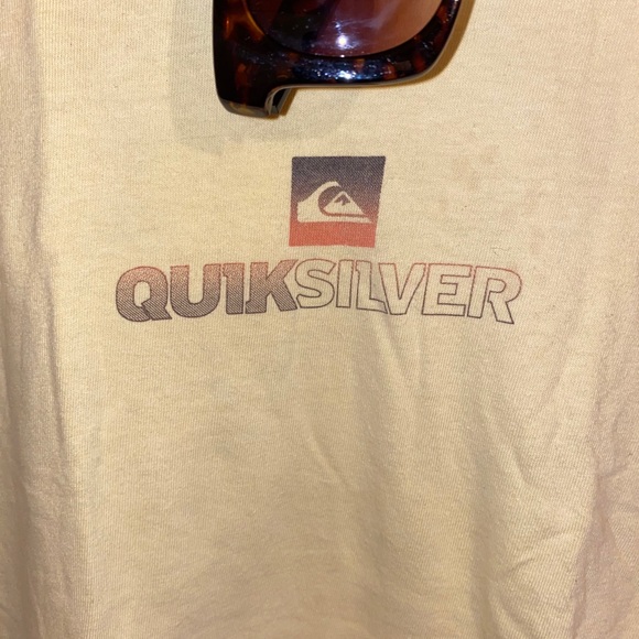 2000’s Quicksilver T Shirt - Picture 2 of 3
